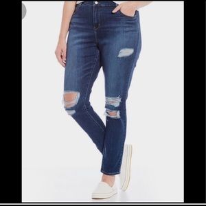 Levi’s 721 High rise, distressed blue jeans